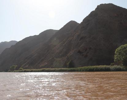 Turbid water and dangerous rocks 4