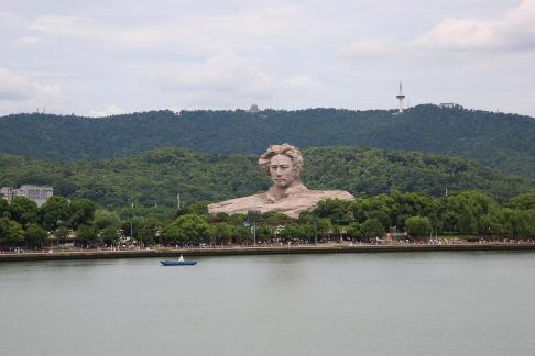 One island on the Xiang River 7