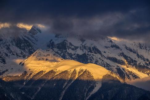 Snowy Land with Gilded Light 12