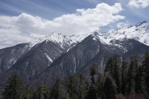 Snowy Peaks and Clear Clouds 10