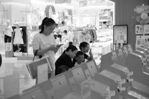 Strolling around the mall 58
