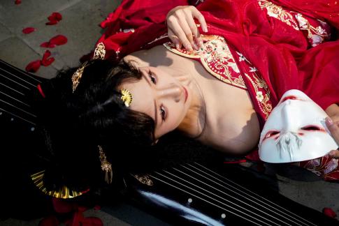 Drunken Guqin Lady