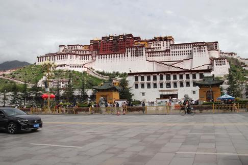 Take a photo in Xizang 28