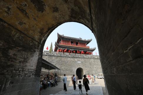 Visit the ancient city 106