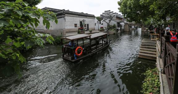 Boating in the Water Lane 21