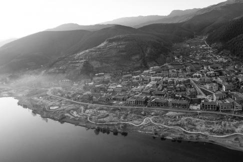 Small village by the water 7