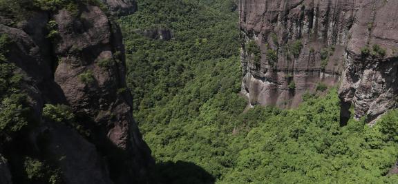 Green mountains are always here 8