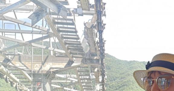 Qingyun Cable Car Shadow 1