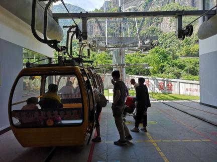 Qingyun Cable Car Shadow 7