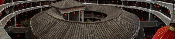 Warm lamp overlapping eaves 2