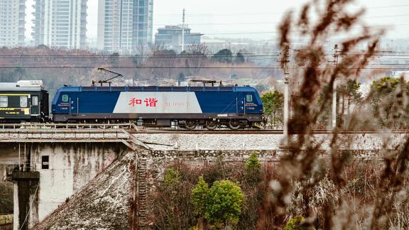 green skinned train 19