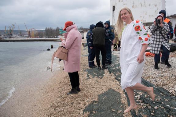 Winter bathing-2