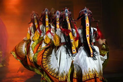 Tibetan costume dance