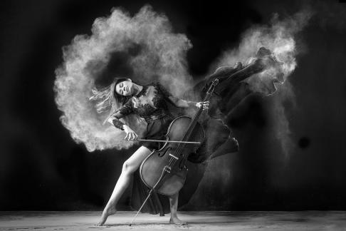 Powder and violist 1