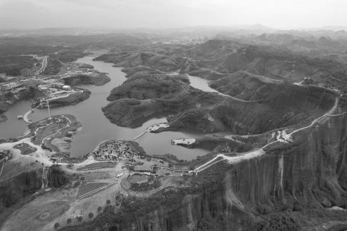 by the mountains and rivers 17