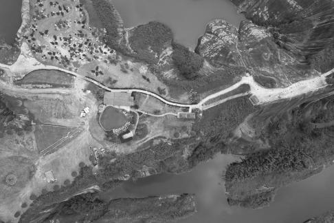 by the mountains and rivers 19