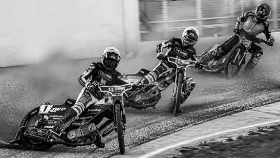 With Grit Flying