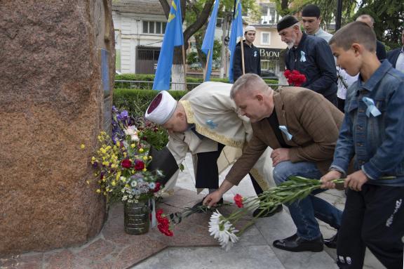 In memory of the deported peoples