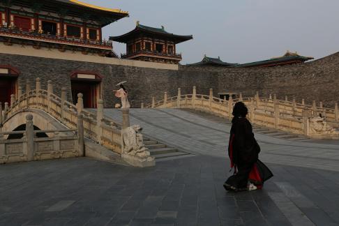 Visit the ancient city 48