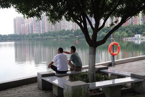 Silent by the lakeside 4