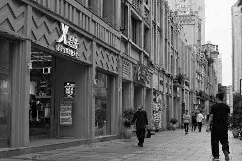 Gray toned floating growth 3