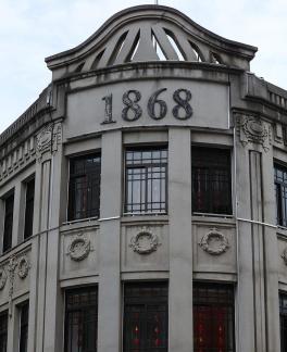 Gray toned floating growth 10