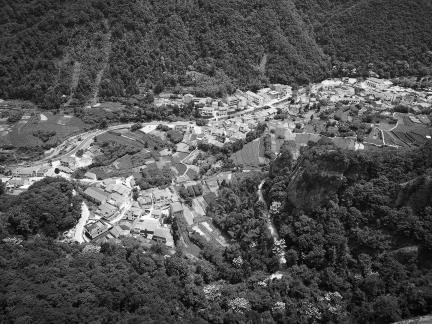 Green curtain hanging clouds 8