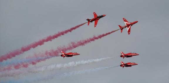 Red Arrows Split