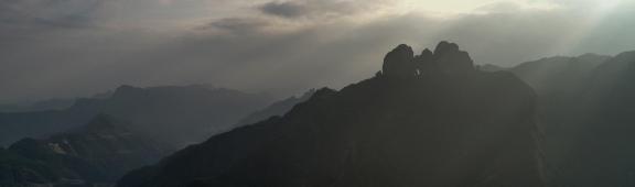 Between Yunshan Mountains 17