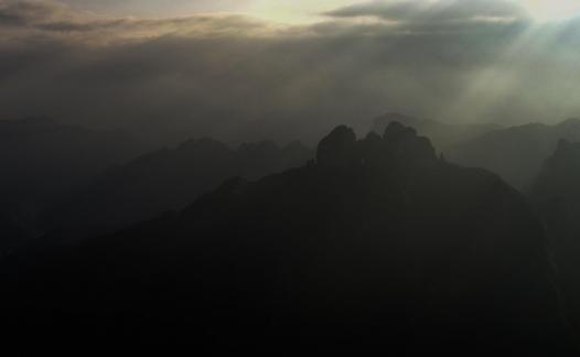 Between Yunshan Mountains 20