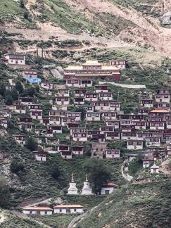 Mountain Dwelling Scene 23