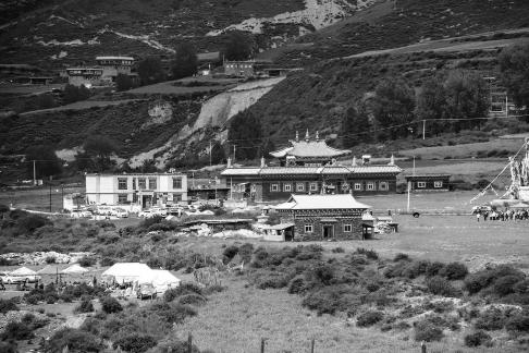 Mountain Dwelling Scene 18