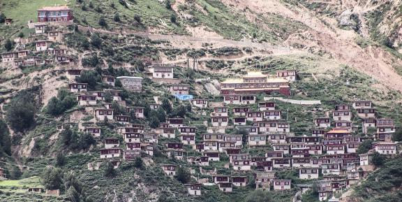 Mountain Dwelling Scene 25