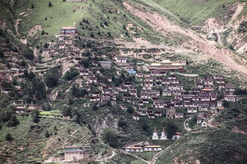 Mountain Dwelling Scene 26