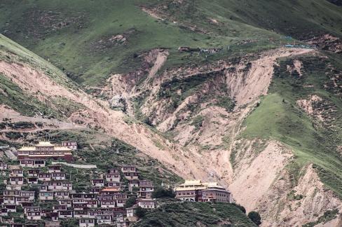 Mountain Dwelling Scene 27