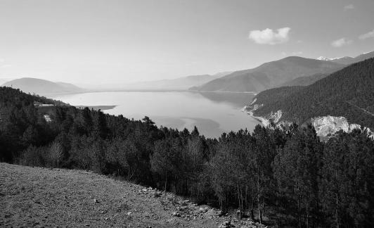 Mountains and waters intertwine 1