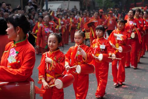 Women Waist Drum Team