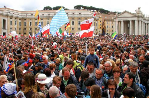 People in the square24