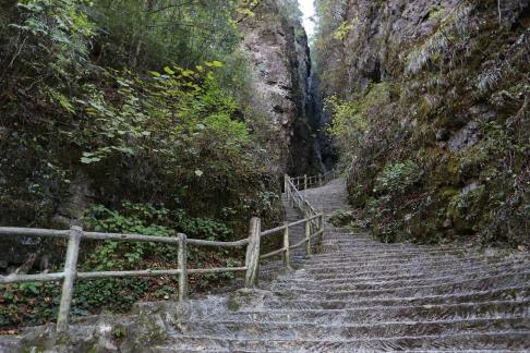 Mountain View Ancient Road 6