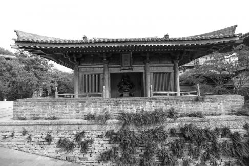 Wood and stone light and shadow 7