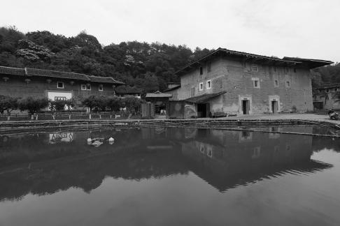 Lakeside households 3