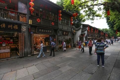 Three Lanes and Seven Alleys 4