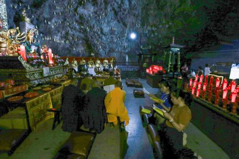 Buddha Cave Bright 7