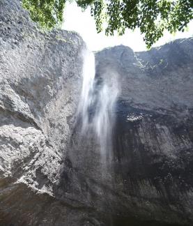 The Beauty of Mountains and Rivers7