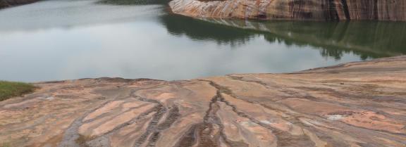 Between mountains and rivers 6