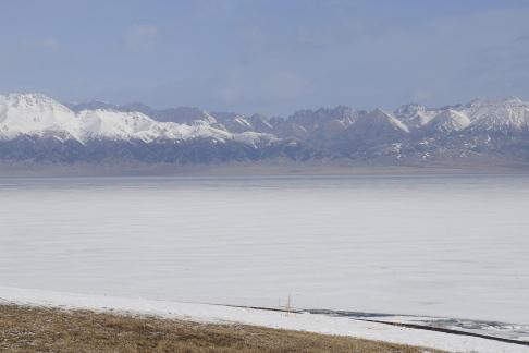 Snowy Lake scenery 39