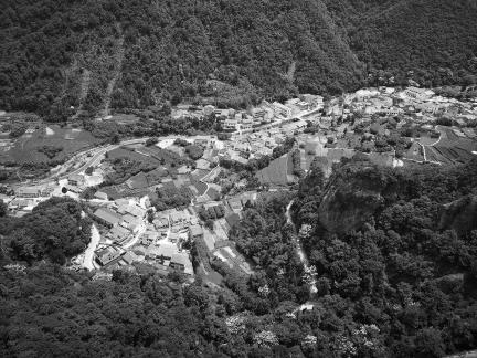 Green curtain hanging clouds 9