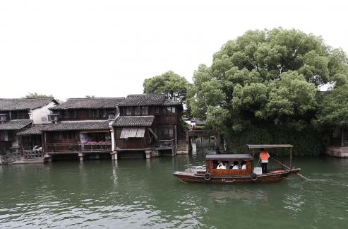 Singing on the green waves 23