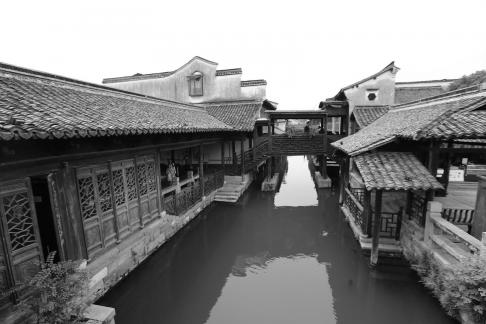 Singing on the green waves 18