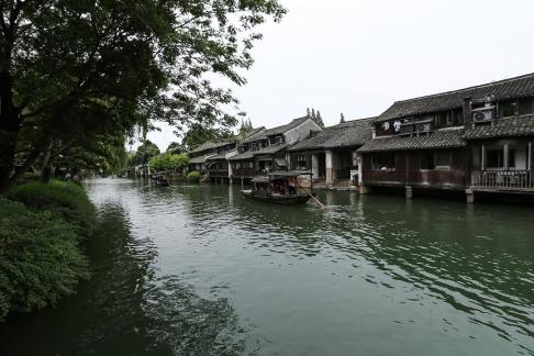 Singing on the green waves 29